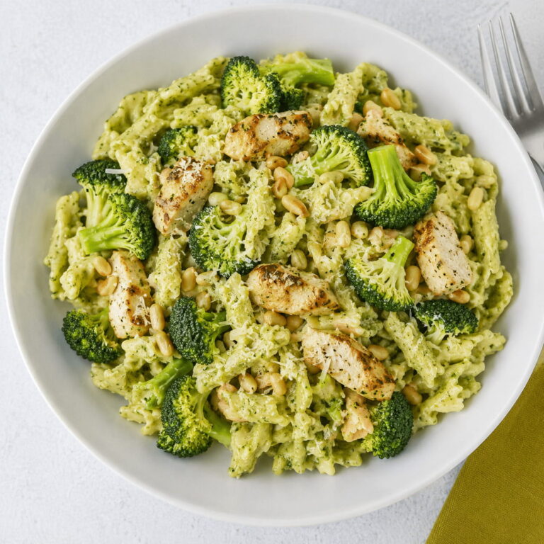 Pasta pesto met kip en broccoli
