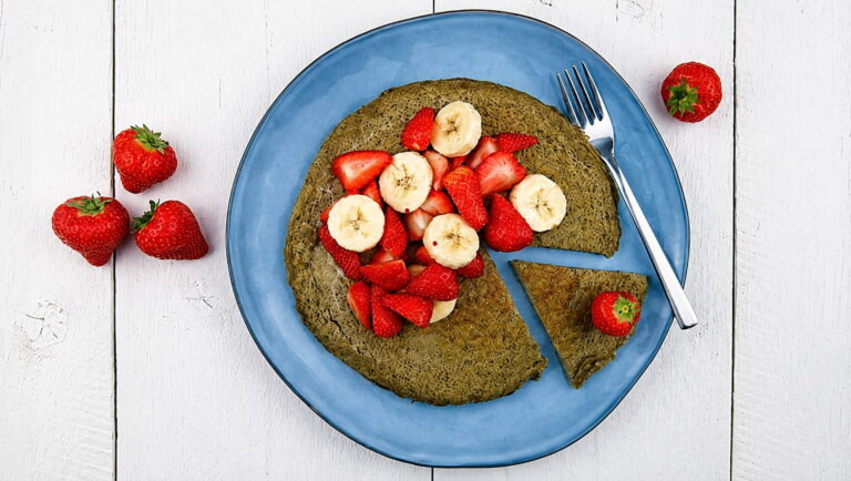 Bananen pannenkoek met aardbeien