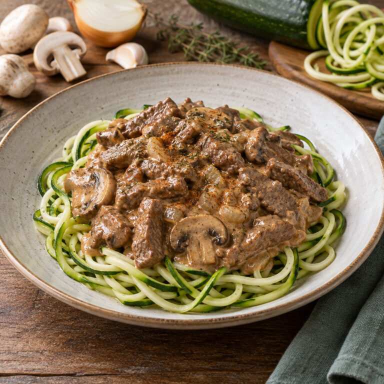 Beef stroganoff met courgette spaghetti